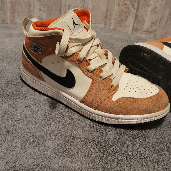 Nike Kids Sneakers - Cream, Black, Orange - Picture 2 of 6